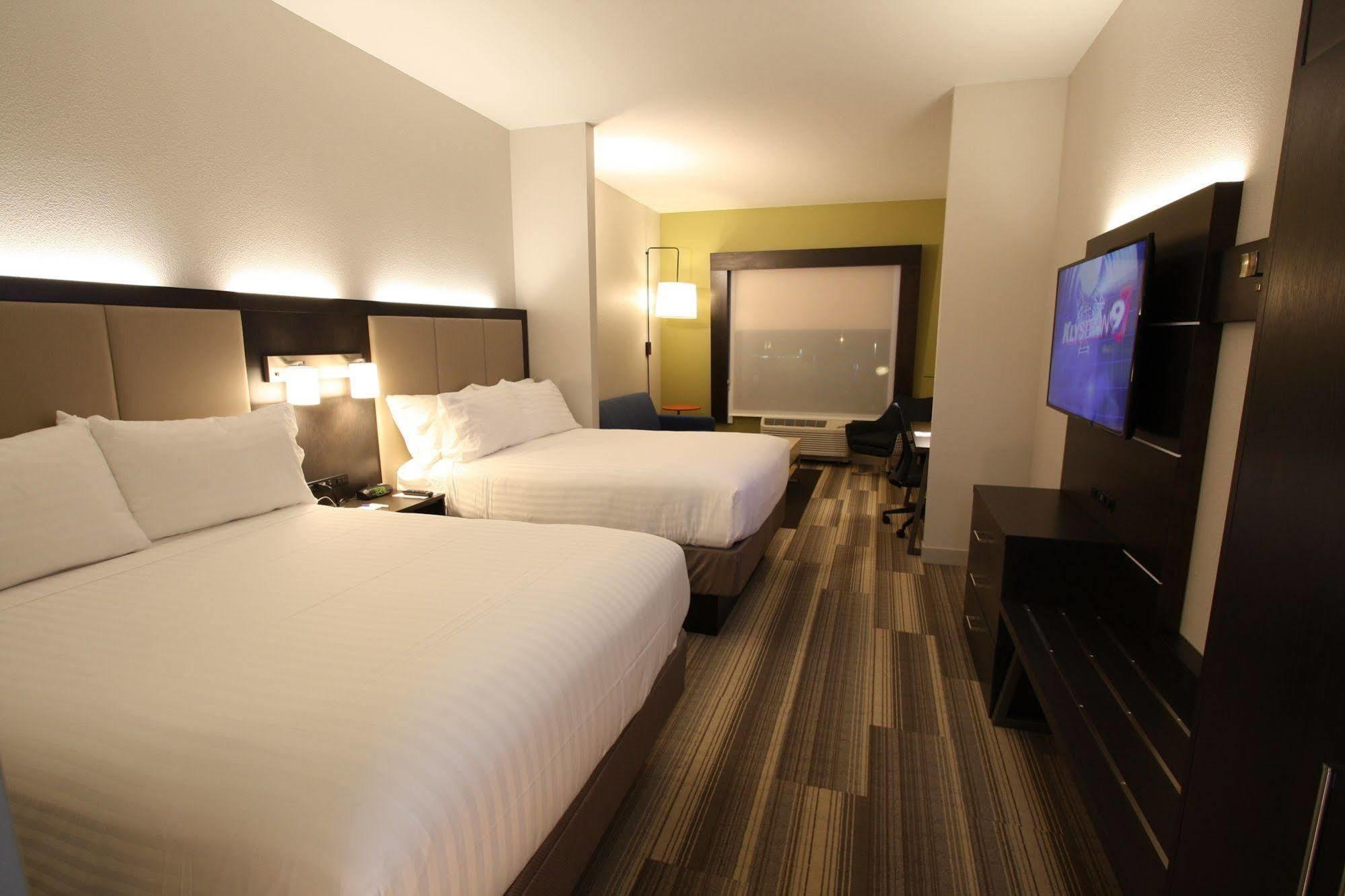 Holiday Inn Express & Suites Lakeland South, An Ihg Hotel Экстерьер фото
